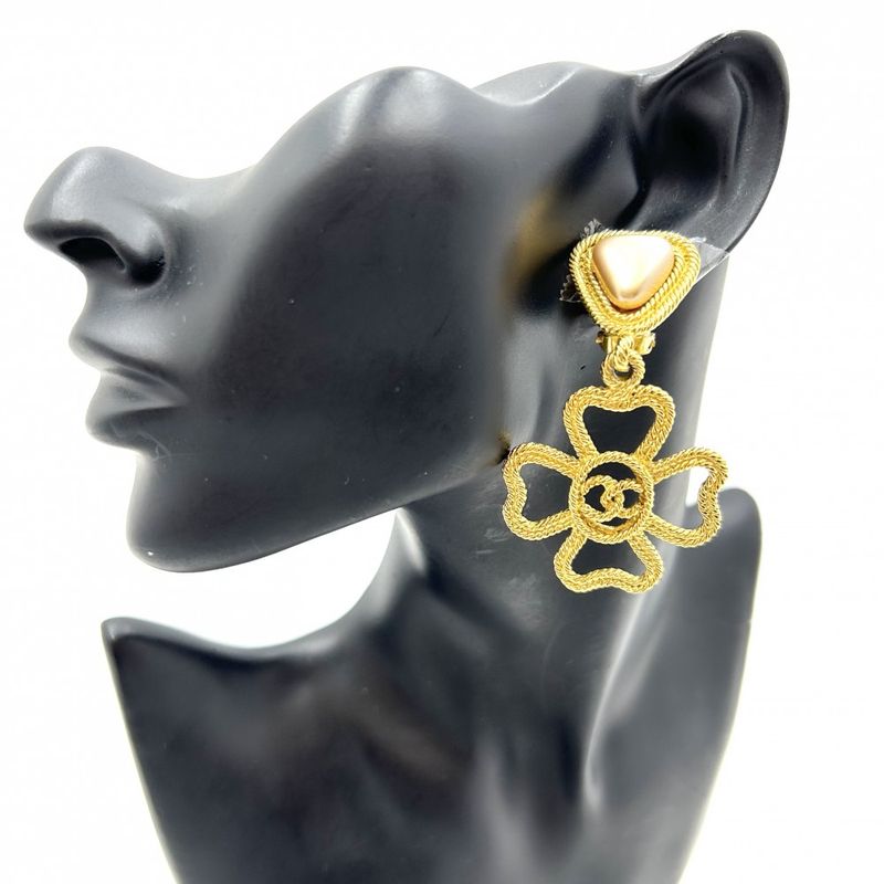 Chanel Coco Mark Accessories Clover Vintage Gold GP — view 4