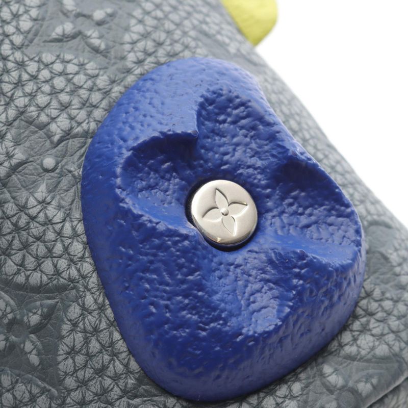 Louis Vuitton Shoulder Bag Chalk Pouch Taurillon Climbing Granite Gray — view 6