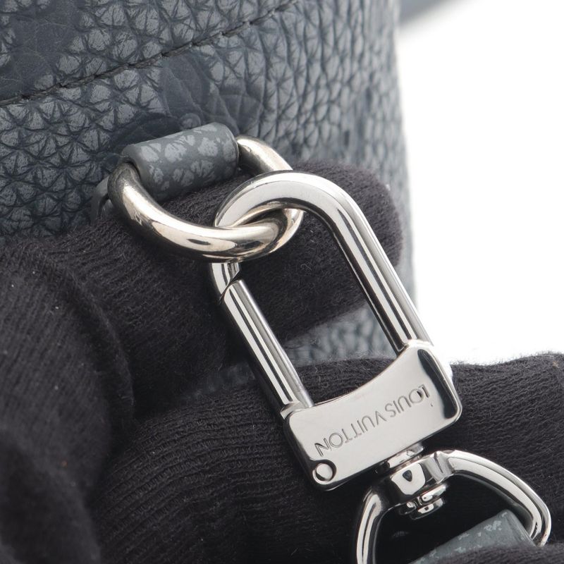 Louis Vuitton Shoulder Bag Chalk Pouch Taurillon Climbing Granite Gray — view 8