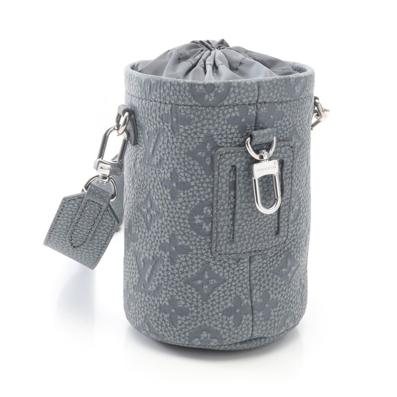 Louis Vuitton Shoulder Bag Chalk Pouch Taurillon Climbing Granite Gray — view 2