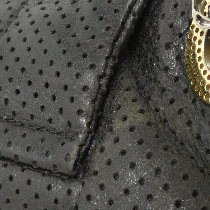 Chanel Shoulder Bags — view 6
