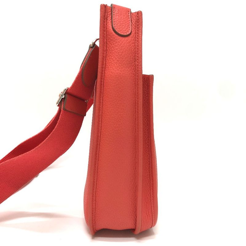 Hermes Shoulder Bag Evelyne PM 3 Taurillon Clemence Rouge Pivoine Red — view 3