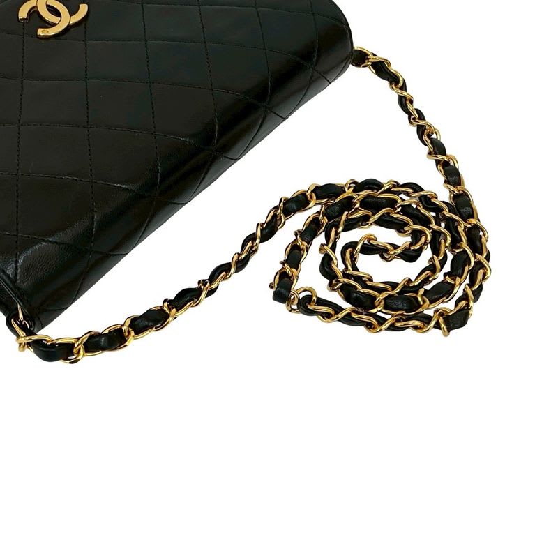 Chanel Quilted Lambskin Chain Shoulder Bag Pochette