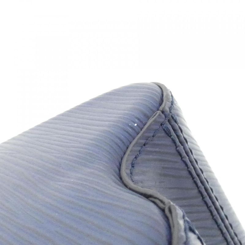 Louis Vuitton Twist MM Shoulder Bag — view 6