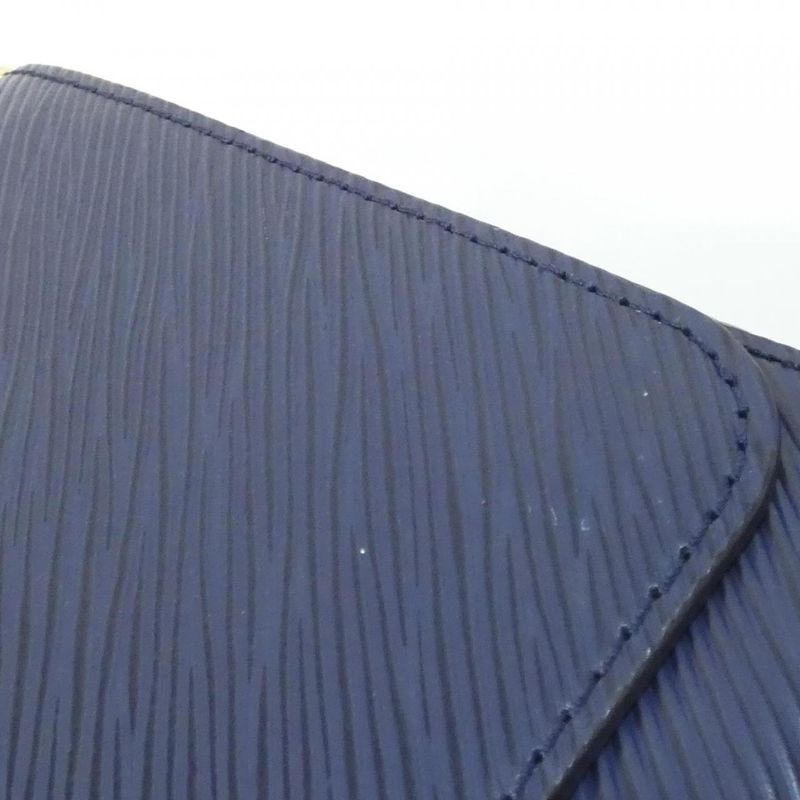 Louis Vuitton Twist MM Shoulder Bag — view 7