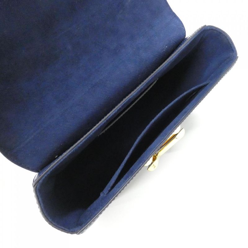 Louis Vuitton Twist MM Shoulder Bag — view 9
