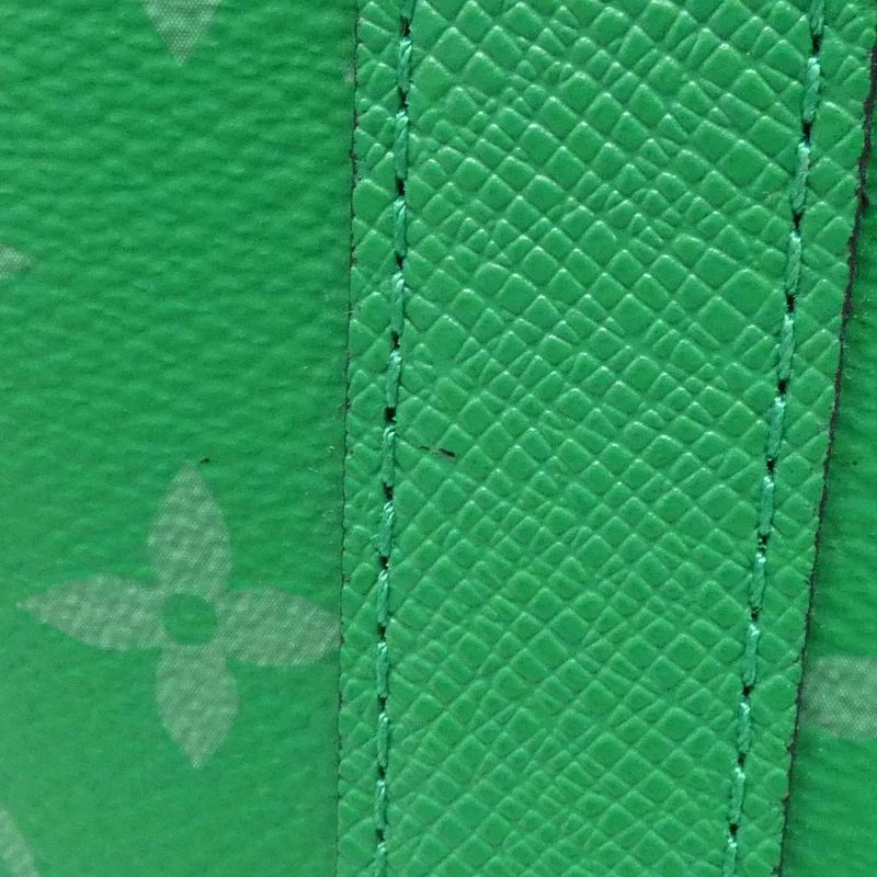 Louis Vuitton Taiga Lama Keepall Bandouliere 45 cm Boston Bag — view 3