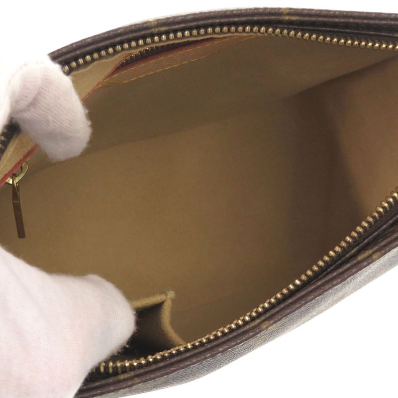 Louis Vuitton Looping MM Monogram Canvas — view 5
