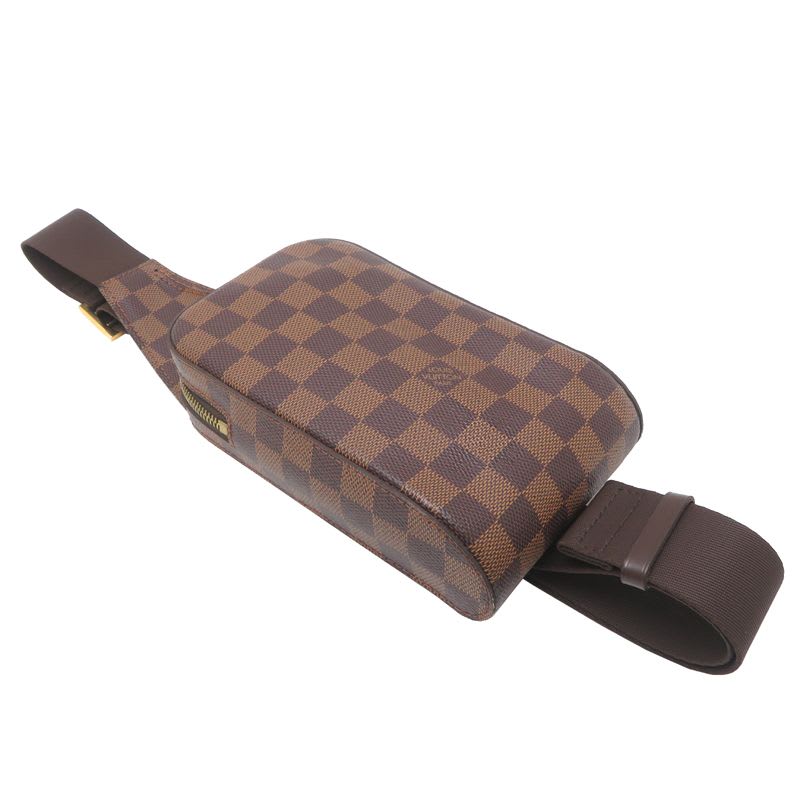 Louis Vuitton Body Bag — view 4