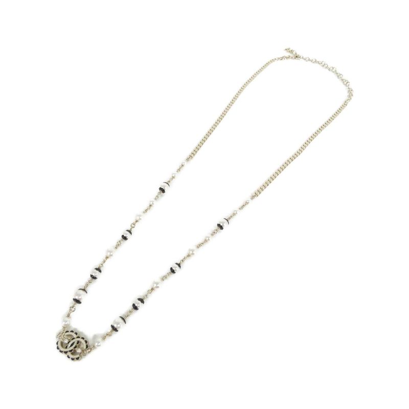 Chanel Classic Pearl and Onyx Necklace — view 3