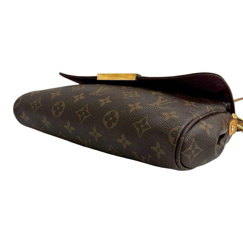 Louis Vuitton Favorite MM Leather 2-Way Chain Shoulder Bag Pochette — view 9