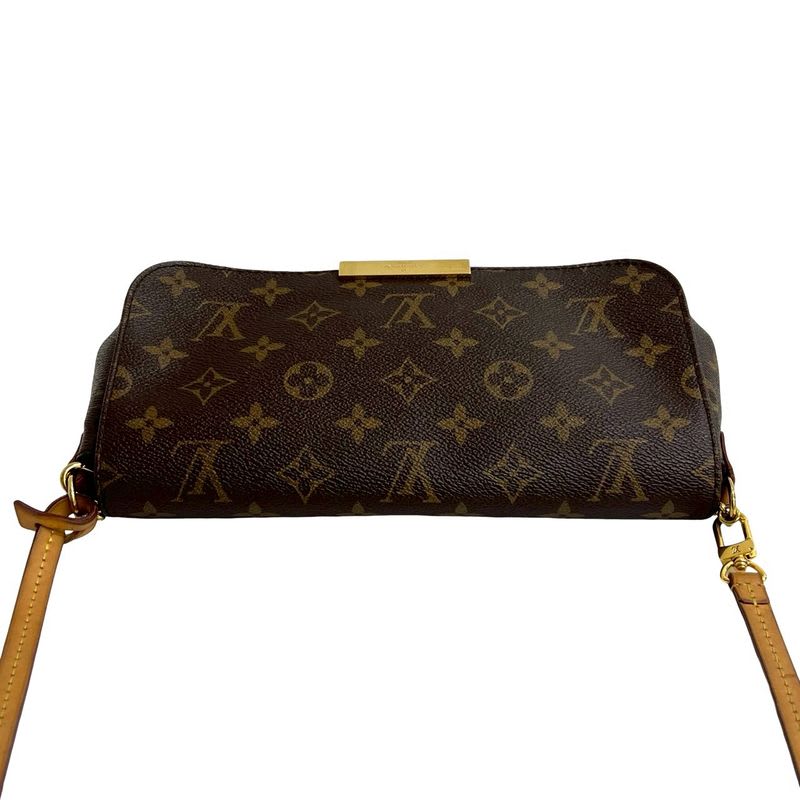 Louis Vuitton Favorite MM Leather 2-Way Chain Shoulder Bag Pochette — view 5
