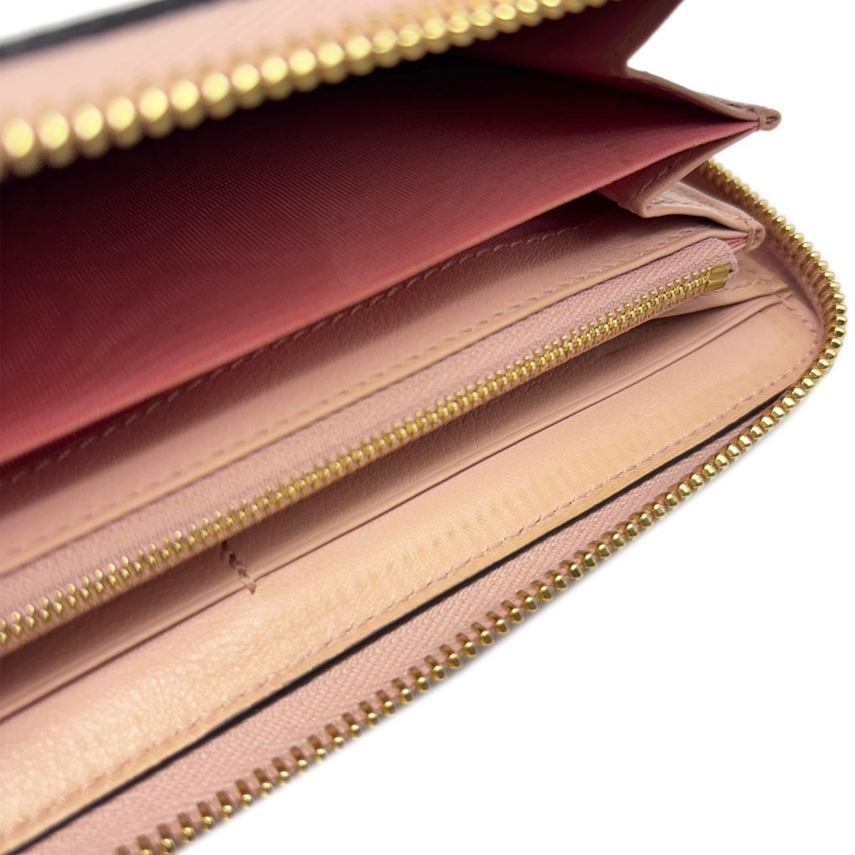 Gucci Wallet Pink GG Supreme Candy Cane Stripe Zip Around — view 9