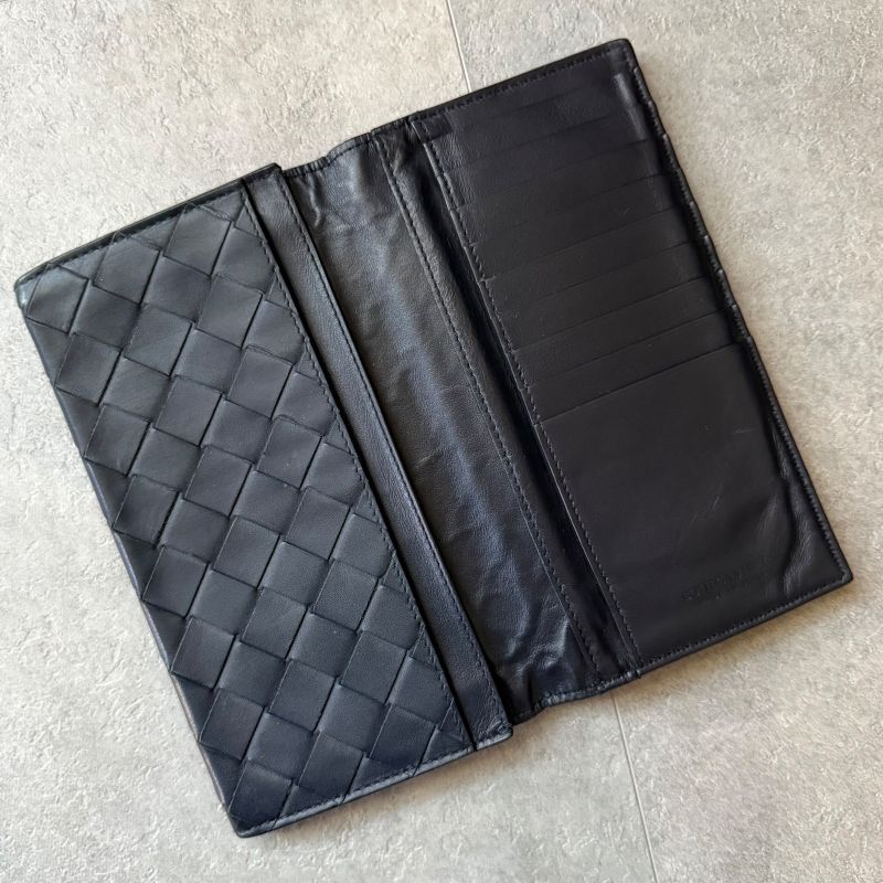 Bottega Veneta Maxi Intrecciato Fold Long Wallet Billfold Leather Black — view 7