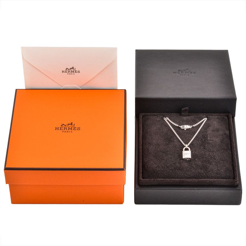 Hermes Amulet Cadenas Necklace 18K White Gold 9.4 g Diamond — view 8