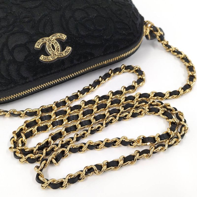 Chanel Chain Shoulder Pouch Velvet Black — view 4