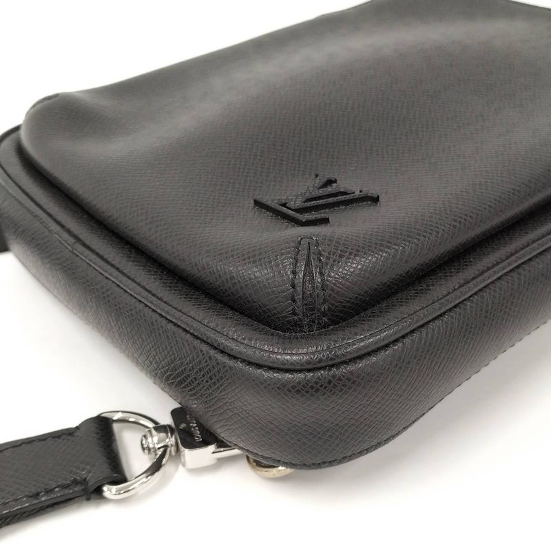 Louis Vuitton Taiga Ave News Sling Bag — view 3