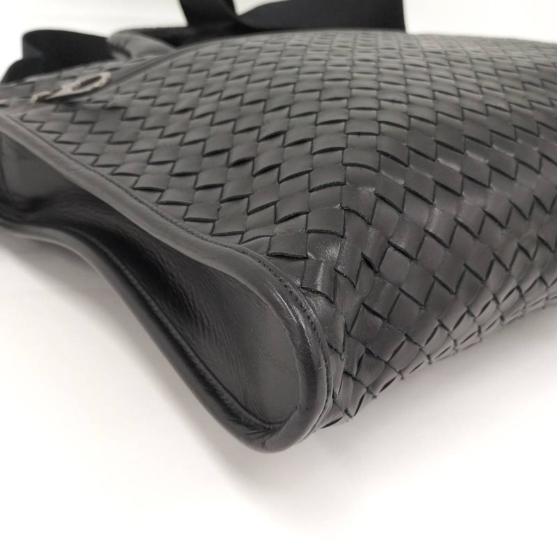 Bottega Veneta 2-Way Shoulder Bag Business Intrecciato Leather Black — view 3