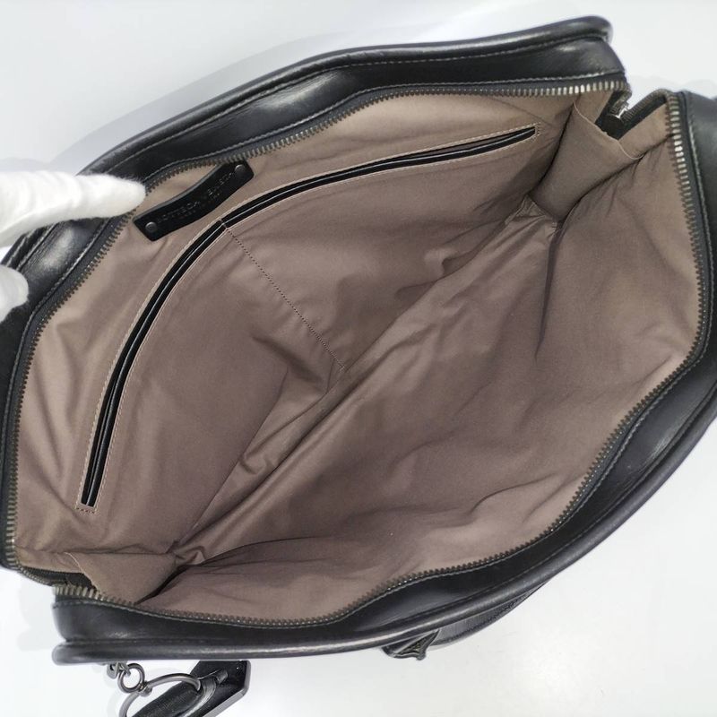 Bottega Veneta 2-Way Shoulder Bag Business Intrecciato Leather Black — view 9