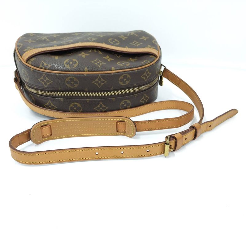 Louis Vuitton Blois Shoulder Bag Monogram — view 4