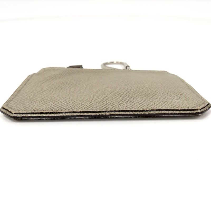 Louis Vuitton Pochette Cles Coin Case Taiga Leather Beige — view 8