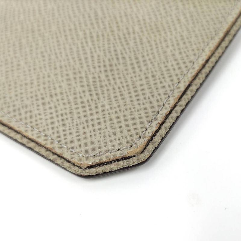 Louis Vuitton Pochette Cles Coin Case Taiga Leather Beige — view 3