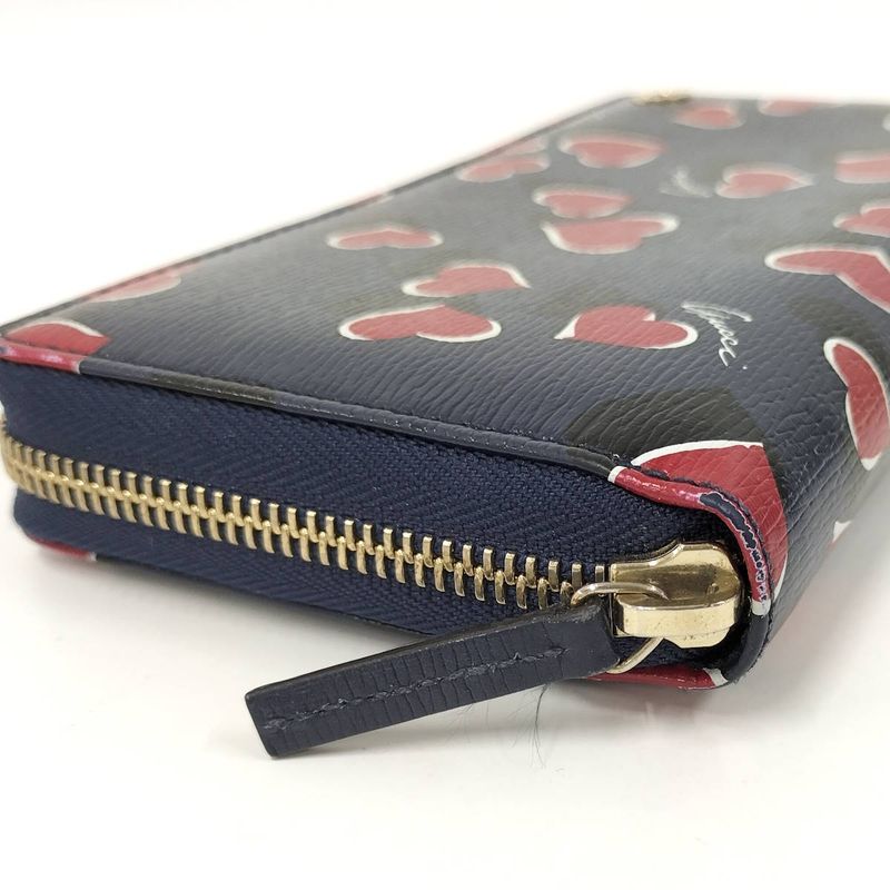 Gucci Round Zipper Long Wallet Interlocking G Heart Pattern Leather Navy — view 5