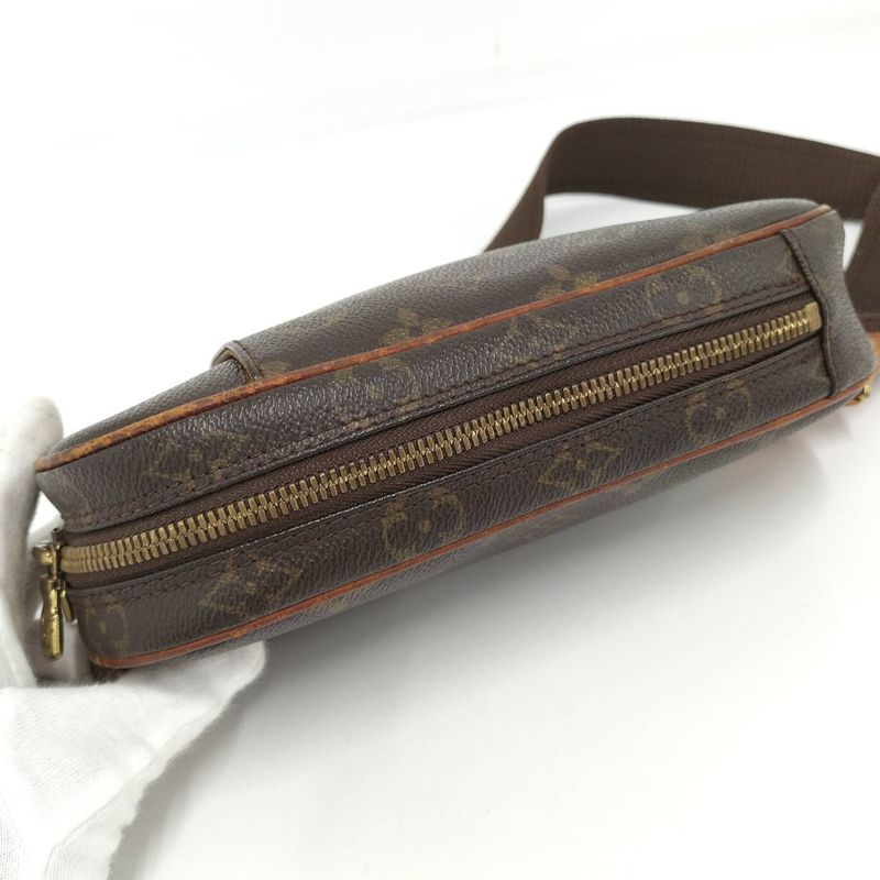 Louis Vuitton Pochette Gange Body Bag Monogram — view 8