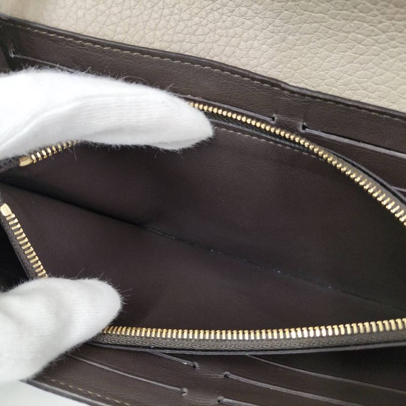 Louis Vuitton Portefeuille Capucines Long Fold Wallet Gallet Taurillon Leather — view 8