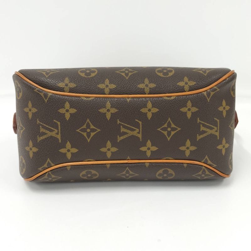 Louis Vuitton Blois Shoulder Bag Monogram — view 7