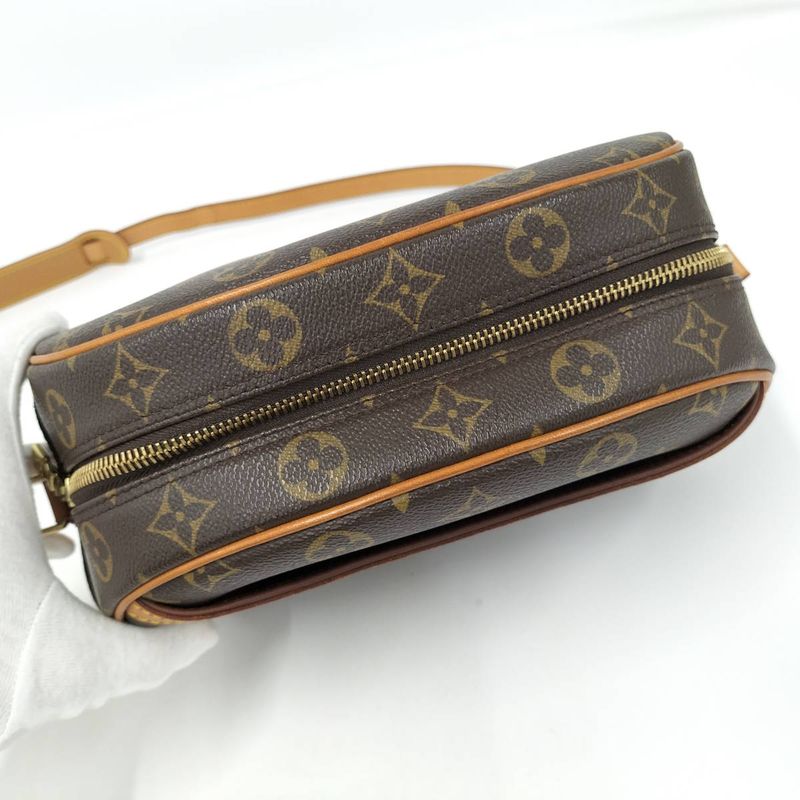 Louis Vuitton Blois Shoulder Bag Monogram — view 9