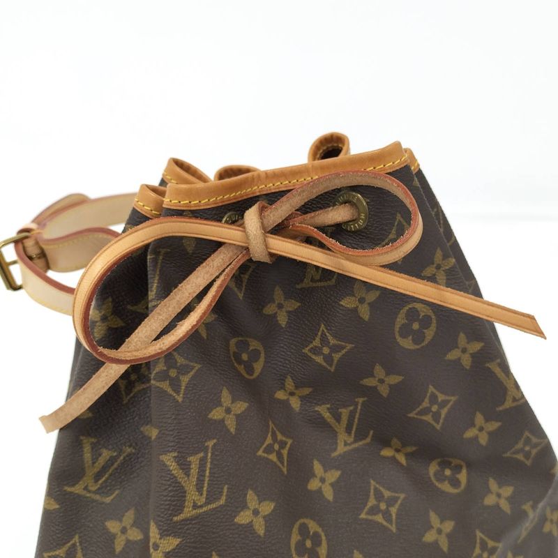 Louis Vuitton Petite Noe Monogram — view 5