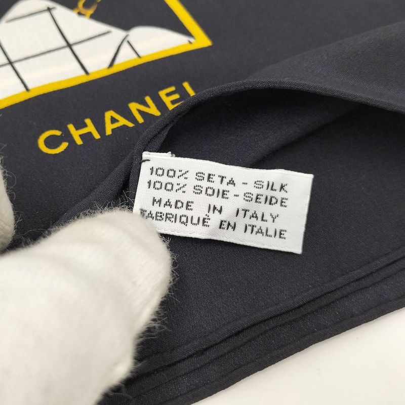 Chanel Scarf Mademoiselle Quilted Black — view 7