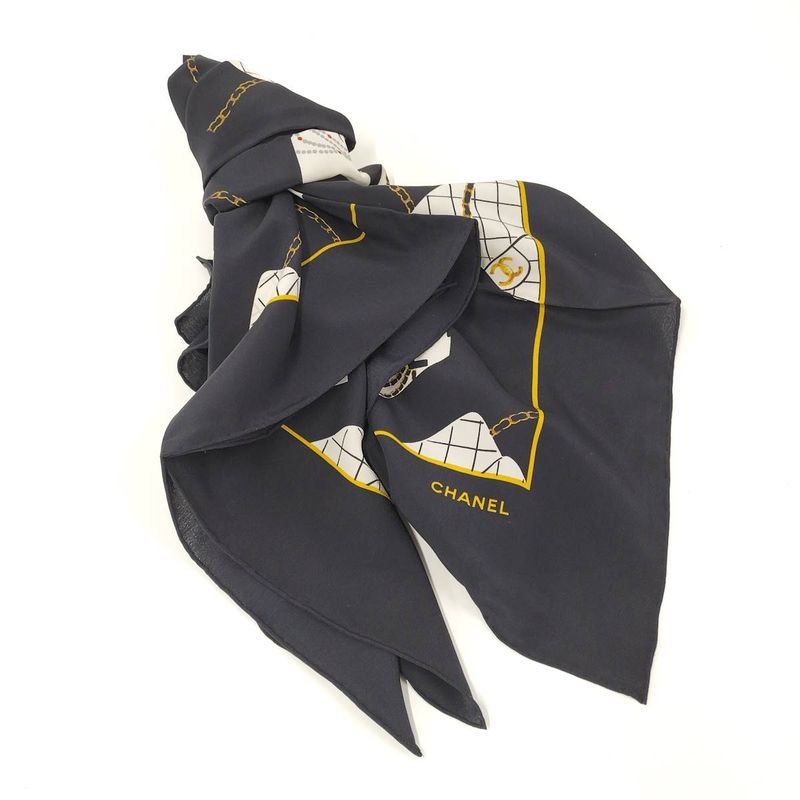 Chanel Scarf Mademoiselle Quilted Black — view 8