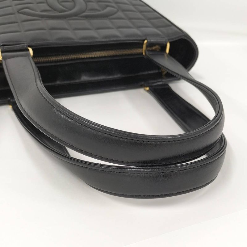 Chanel Tote Bag Chocobar Leather Black — view 4