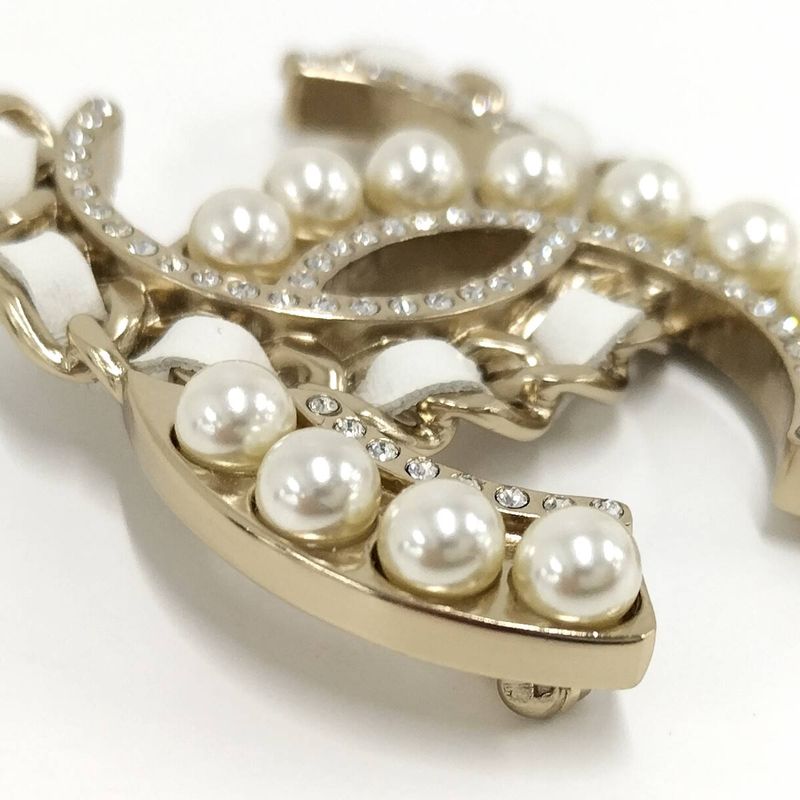 Chanel Brooch Leather Plated Pearl Rhinestone Gold B19 — view 4