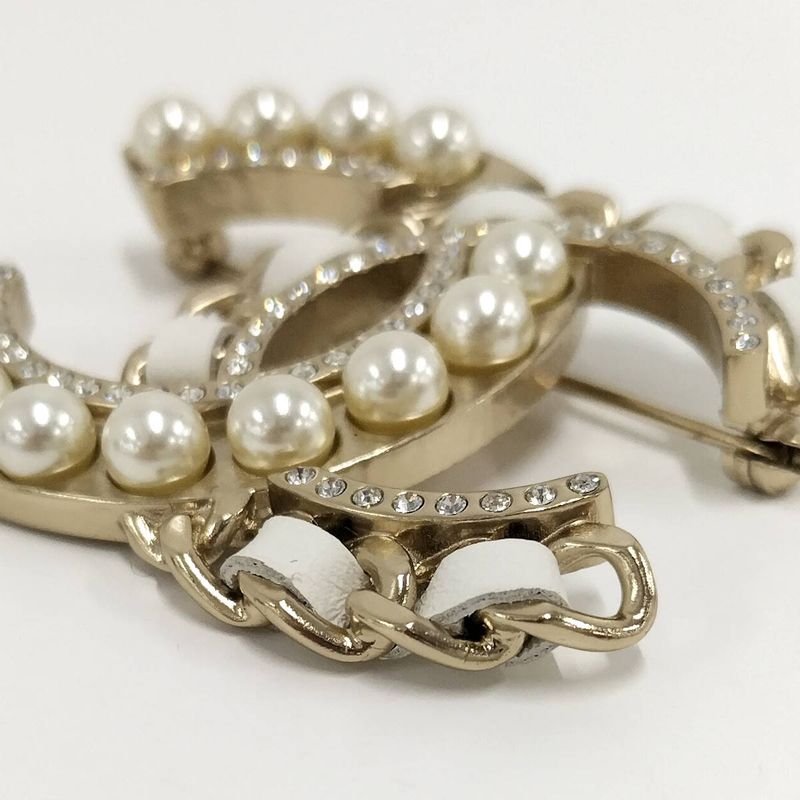 Chanel Brooch Leather Plated Pearl Rhinestone Gold B19 — view 6