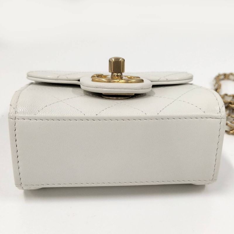Chanel Pearl Chain Clutch Shoulder Bag Quilted Leather White — view 5