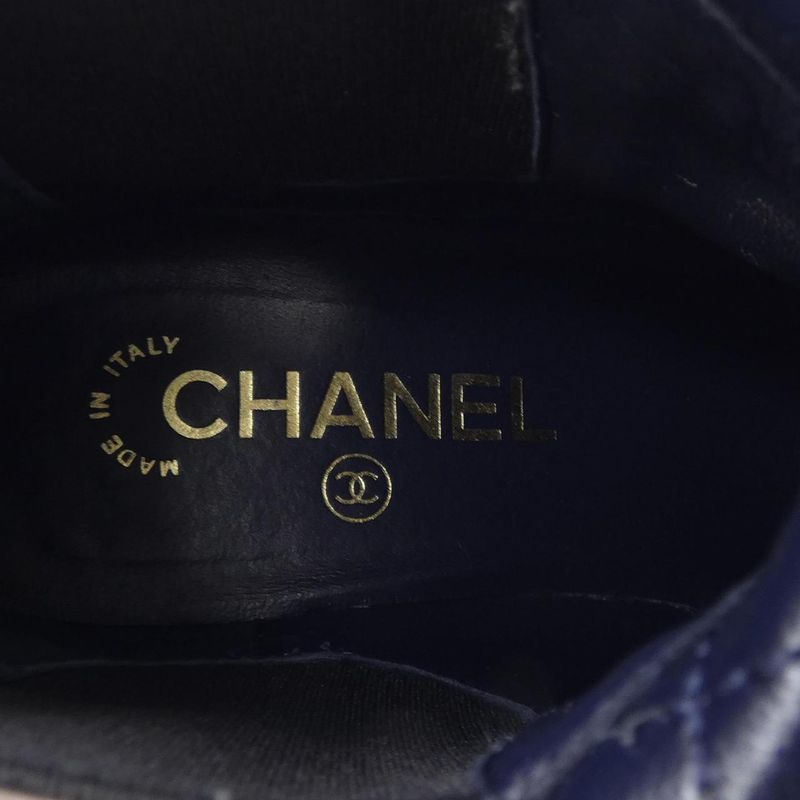 Chanel Ankle Boots Turn Lock — view 6