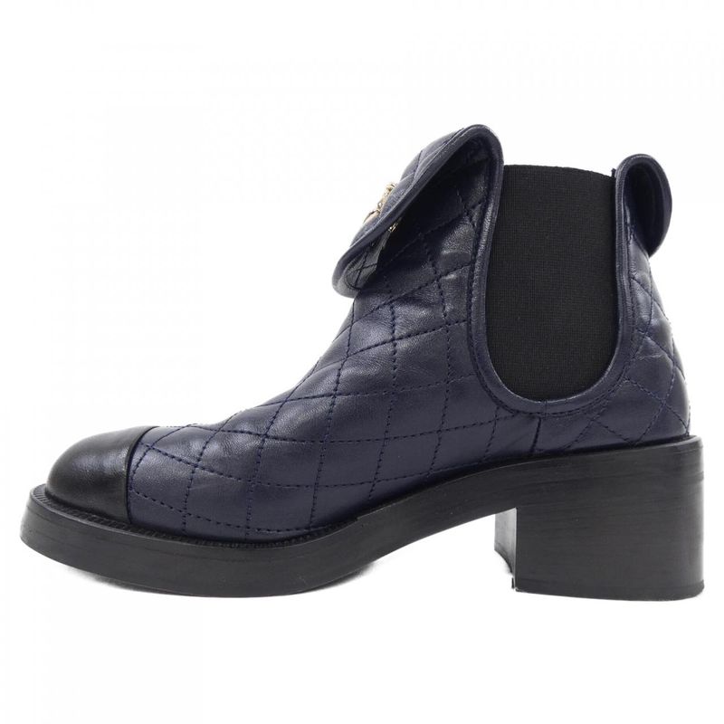 Chanel Ankle Boots Turn Lock — view 2