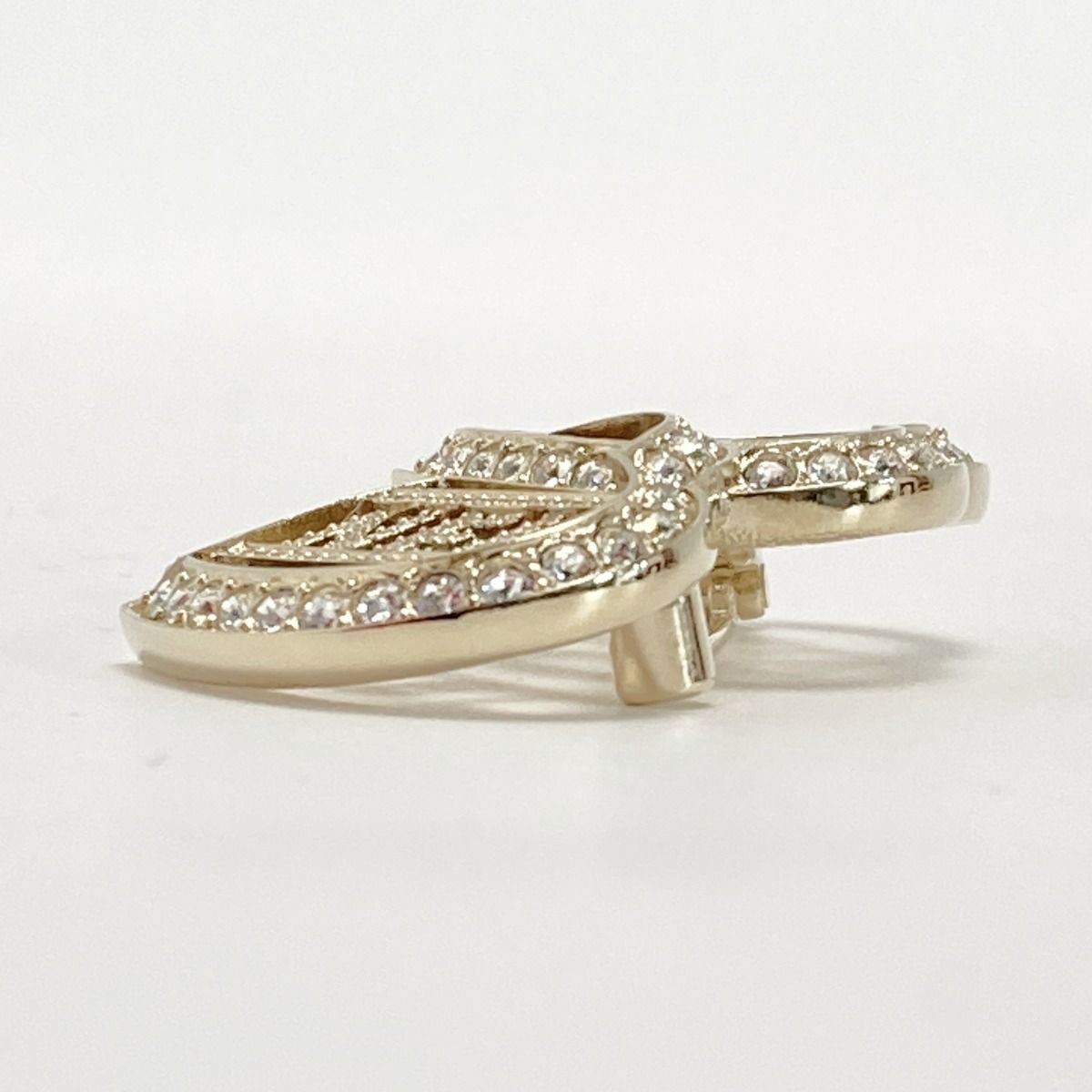 Chanel Logo Double Heart Brooch C23 B Gold GP Rhinestone — view 4