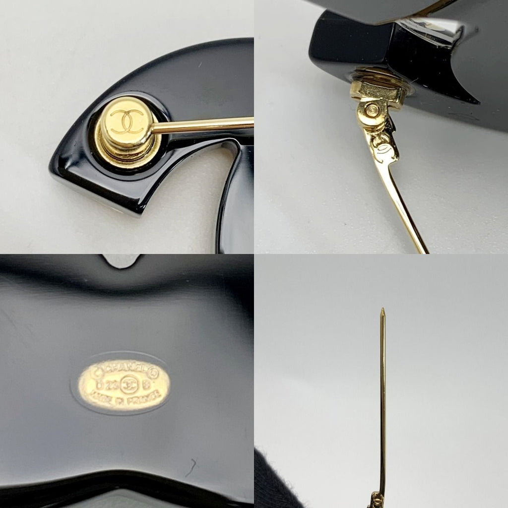 Chanel Brooch Black Gold Resin — view 7
