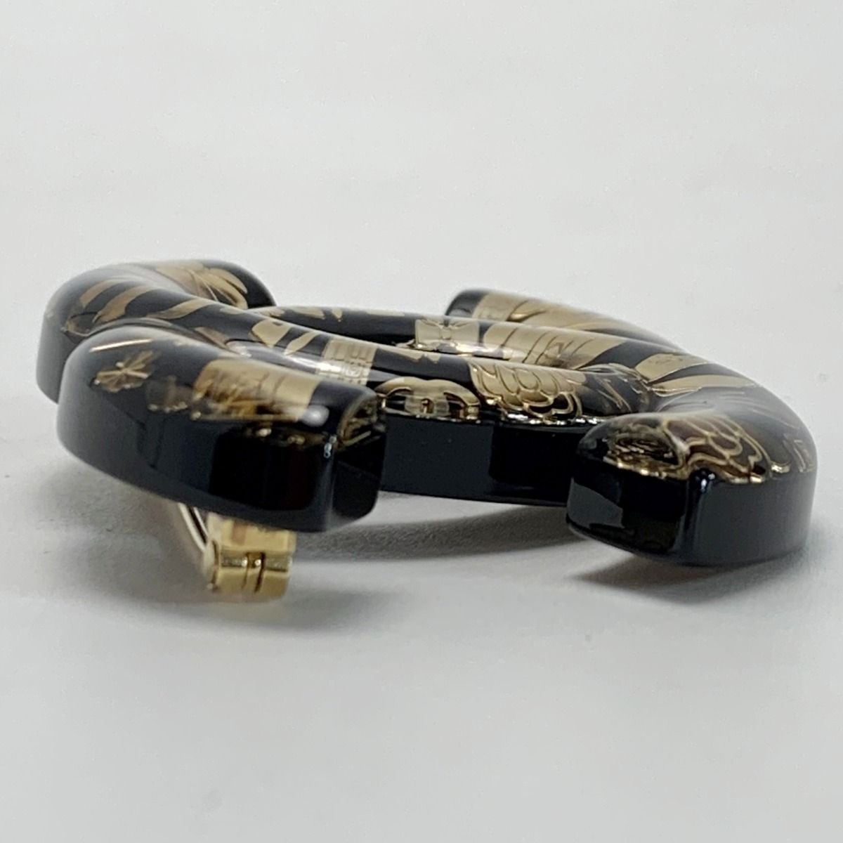 Chanel Brooch Black Gold Resin — view 4