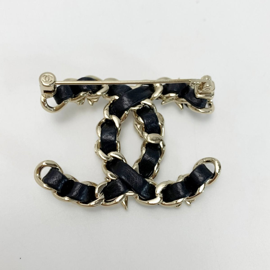 Chanel Coco Mark Rhinestone Faux Pearl Brooch B22 V Black Gold Leather — view 3