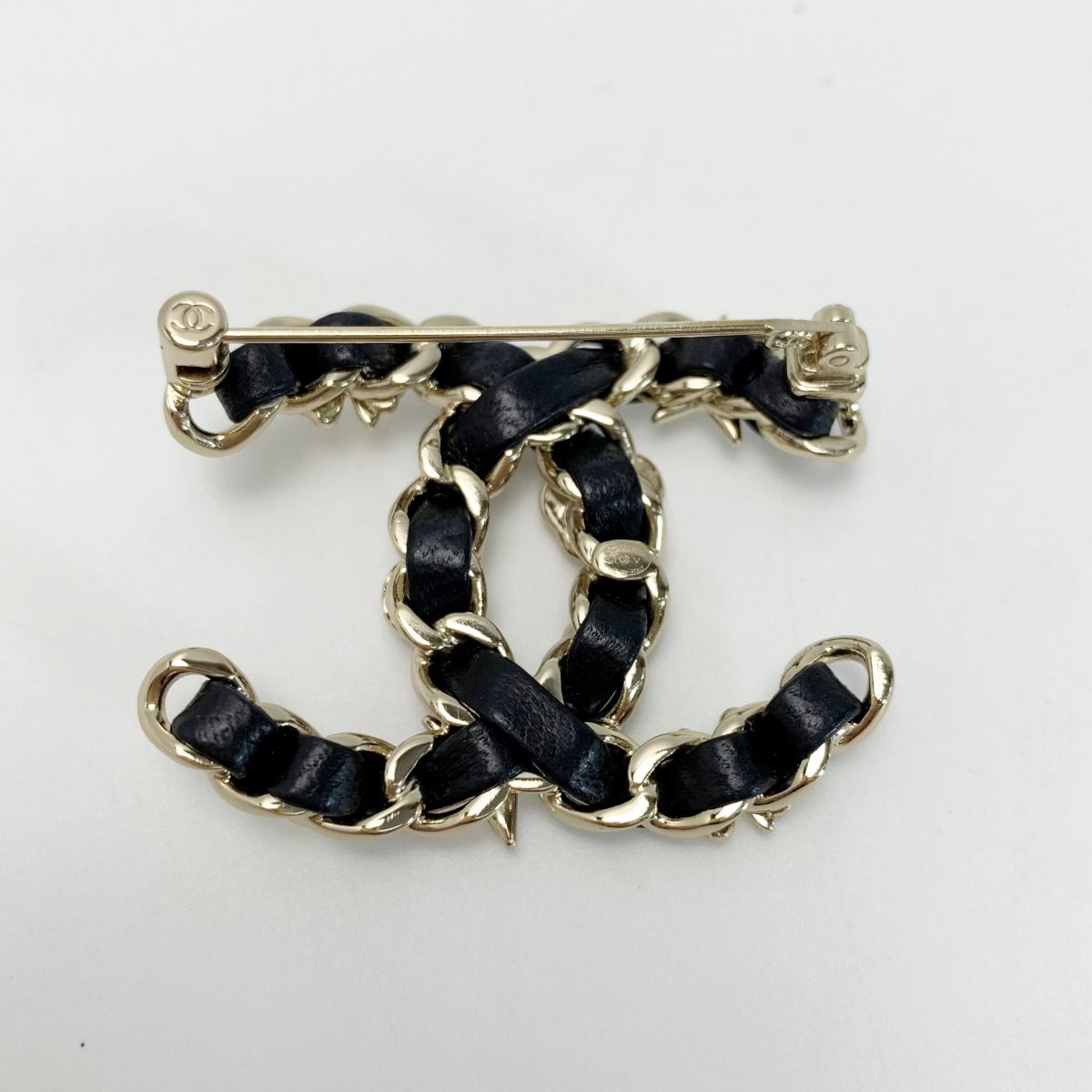Chanel Coco Mark Rhinestone Faux Pearl Brooch B22 V Black Gold Leather — view 3