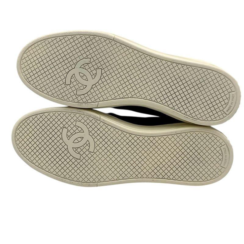 Chanel Coco Mark Sneakers Logo Leather Black White Size 38 — view 9