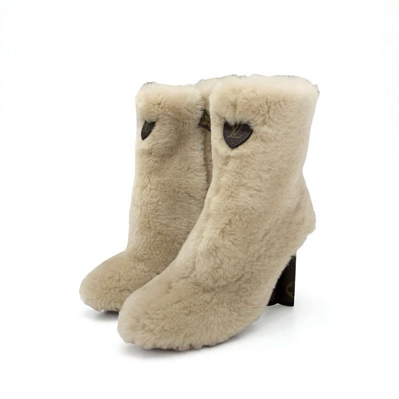 Louis Vuitton Silhouette Line Monogram Boots Short Shoes Fur Leather — view 2
