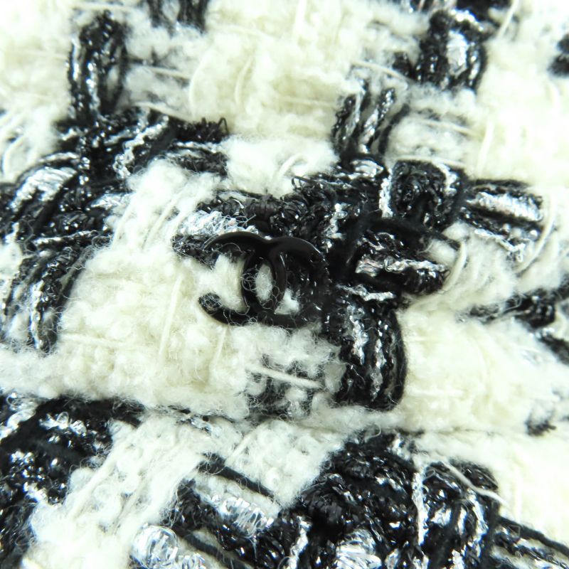 Chanel 20 AW B Coco Mark Plated Staggered Pattern Lame Tweed Hat White Black — view 5