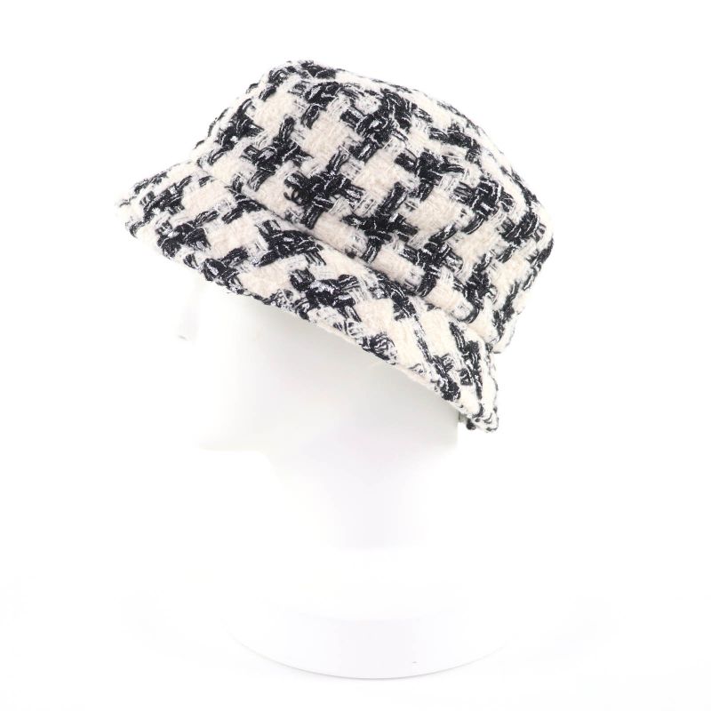 Chanel 20 AW B Coco Mark Plated Staggered Pattern Lame Tweed Hat White Black — view 2