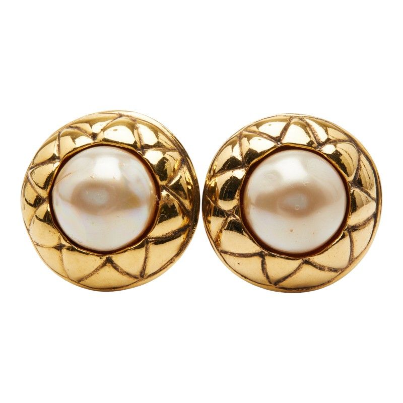 Chanel Quilted Pearl Gold Plated — view 3